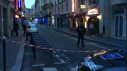 Detalii şocante în cazul atacului terorist din Franţa. Cine este individul care a înjunghiat trecătorii, în zona Operei din Paris