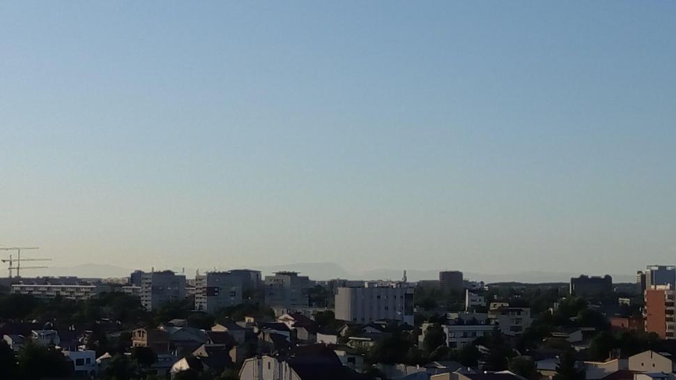 Fotografii uimitoare cu Munții Carpați vizibili astăzi din București - FOTO 527514