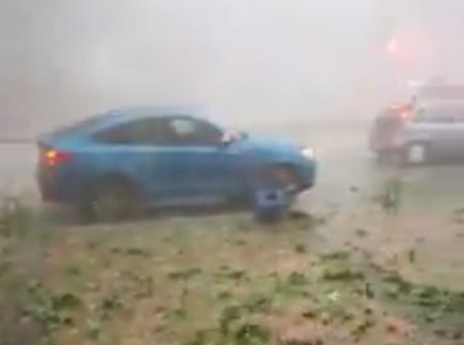 Imagini înspăimântătoare aproape de România. O furtună a făcut ravagii - VIDEO