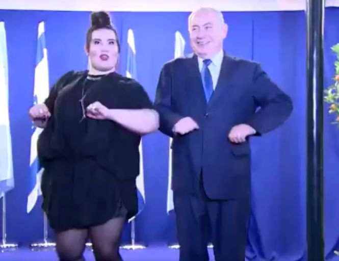 Câştigătoarea Eurovisionului l-a învăţat dansul găinii pe premierul Israelului - VIDEO
