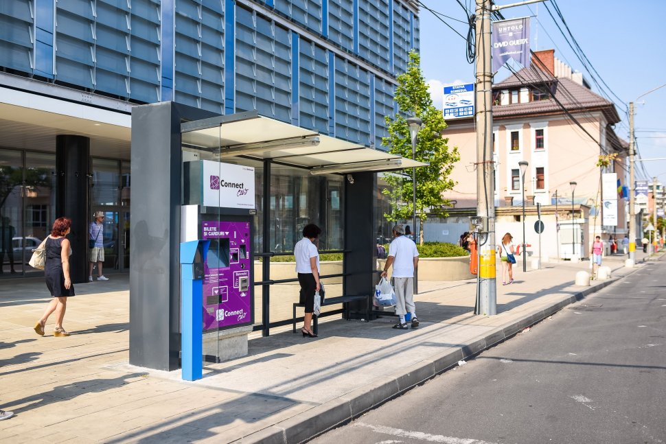 Panică într-o stație de autobuz din Cluj! Patru copii au ajuns la spital