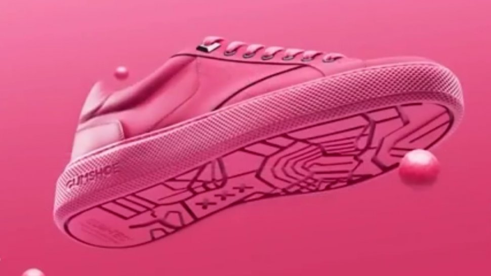 24IT. Olandezii au creat cei mai ciudaţi pantofi din lume. Sunt făcuţi din gumă de mestecat
