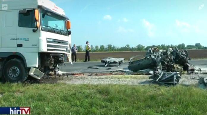 Primele imagini de la tragedia din Ungaria. Un microbuz din Mureș a fost implicat în accident, iar nouă români au murit 528689