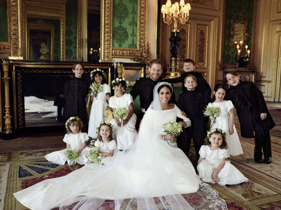 Poza oficială a nunții lui Meghan Markle cu Prințul Harry conține un detaliu ascuns care face legătură cu Prințesa Diana  