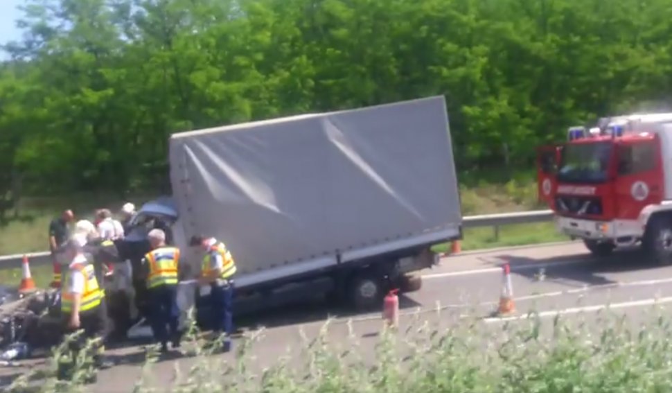 O nouă tragedie în Ungaria. Un șofer român a murit, după ce camioneta în care se afla a intrat într-un TIR. Celălalt vehicul era înmatriculat tot în România