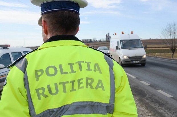  Un român a întrebat Poliția dacă poate să bea trei beri fără să pățească nimic. Răspunsul genial al Poliției