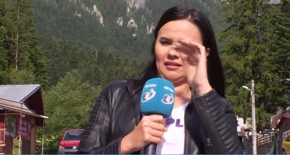Ce a pățit un reporter al Antenei 3 în direct: "A venit fix pe microfonul meu" VIDEO