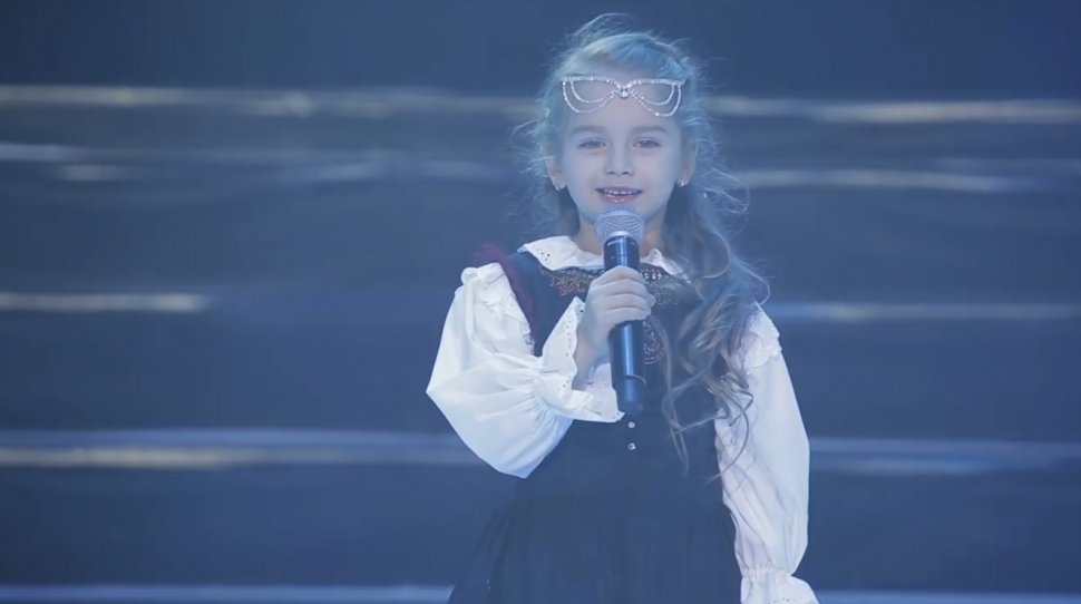 VIDEO. Cum cântă această fetiță din Moldova, la doar șase ani! Te trec fiorii! 
