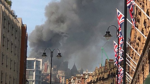 Incendiu uriaș la un hotel de lux din Londra: 100 de pompieri intervin la fața locului (VIDEO)