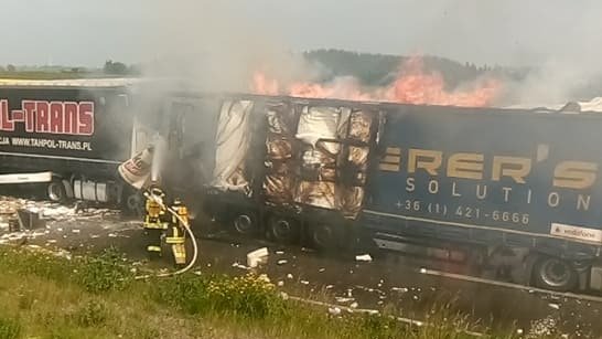 Carambol cu patru TIR-uri pe o autostradă din Germania. Șoferul a murit strivit în cabina autocamionului - VIDEO