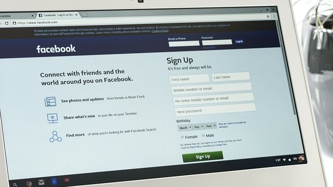 Facebook, în mijlocul unui nou scandal. Mesajele a 14 milioane de utilizatori, făcute publice