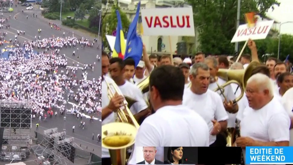 Manifestanții din Vaslui se îndreaptă spre Piața Victoriei cântând imnul României 