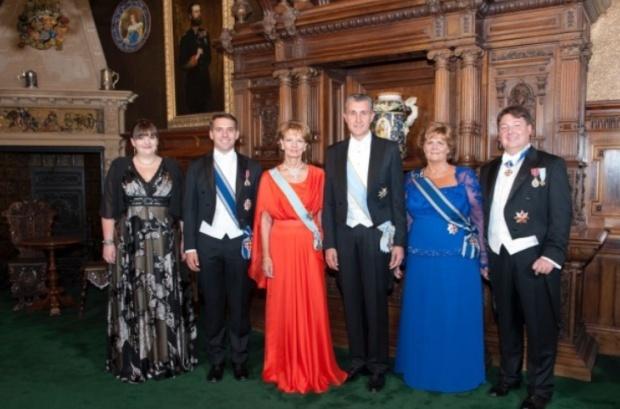 Nicolae, nepotul Regelui Mihai, i-a cerut mătuşii sale, Principesa Margareta, să îi fie naşă de cununie 532584