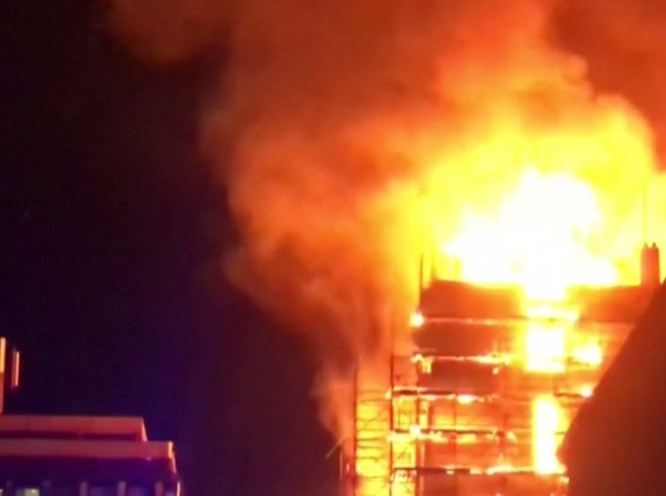 Incendiu devastator, repetat după patru ani. Peste 60 de pompieri intervin la fața locului