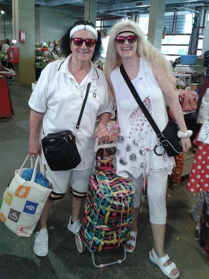  Au apărut ieri printre tarabe, în Piața Obor. Oamenilor nu le-a venit să creadă că sunt ei FOTO 533621