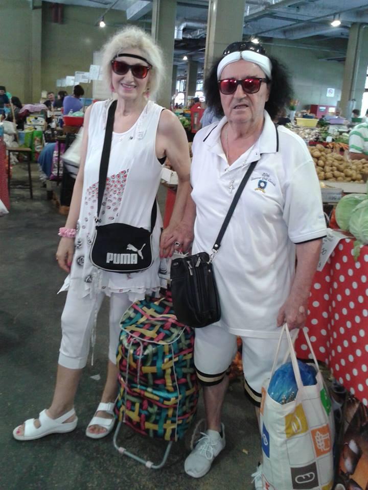  Au apărut ieri printre tarabe, în Piața Obor. Oamenilor nu le-a venit să creadă că sunt ei FOTO 533624