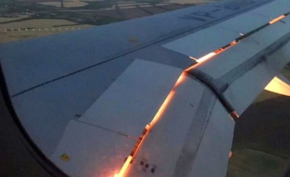 La un pas de tragedie. Avionul unei echipe de la Mondial a luat foc în zbor