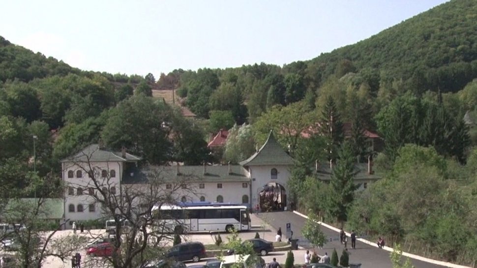 Mănăstirea Prislop dă în judecată deținătorii mărcii Arsenie Boca