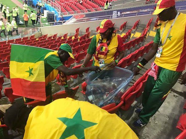 Mostre de civilizație la Cupa Mondială. Ce au făcut fanii senegalezi și japonezi