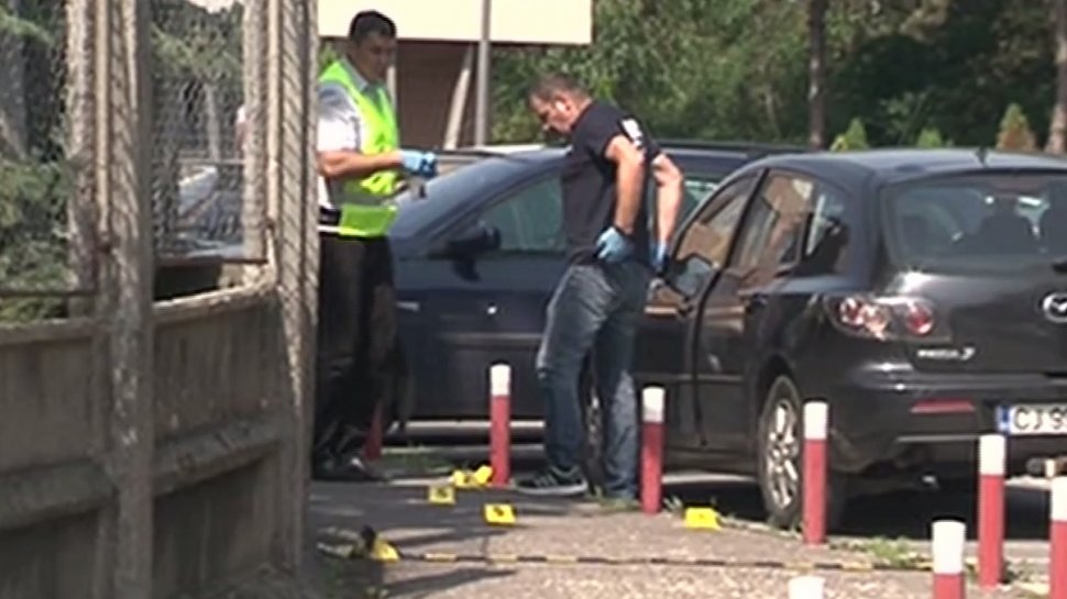 Alertă la Cluj! Cutie suspectă, explodată la mașina unui ofițer ISU. Primele imagini de la fața locului - VIDEO
