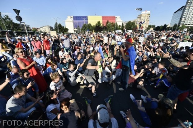 Proteste în Piața Victoriei din București și în alte orașe ale țării