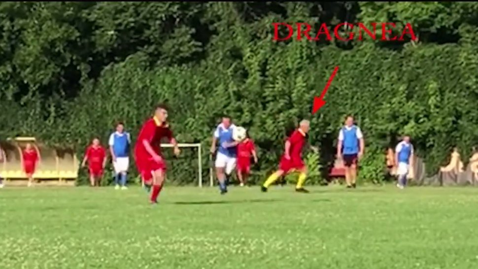 Imagini nemaivăzute cu Livu Dragnea, în postura de fotbalist. Cum se descurcă pe teren liderul PSD - VIDEO