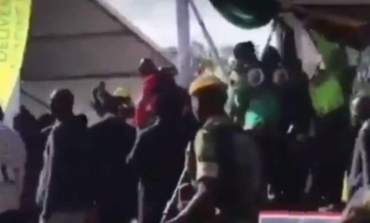 Președintele din Zimbabwe a supraviețuit unui atentat. Momentul dramatic când o bombă a explodat lângă el (VIDEO)
