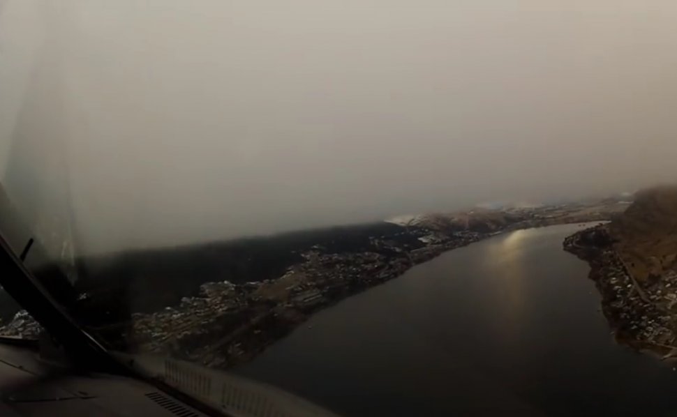 VIDEO. Imaginile filmate din cabina pilotului care nu ar fi trebuit să fie niciodată văzute de pasageri
