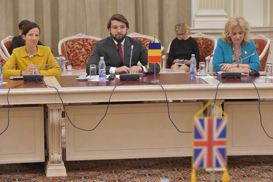 Parlamentarii britanici, cuvinte de laudă la adresa României, în cadrul unei întâlniri cu aleșii din România