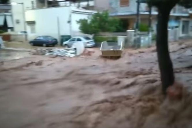 Cod ROȘU de vreme extremă în Grecia. Zeci de case au fost luate de apă - VIDEO