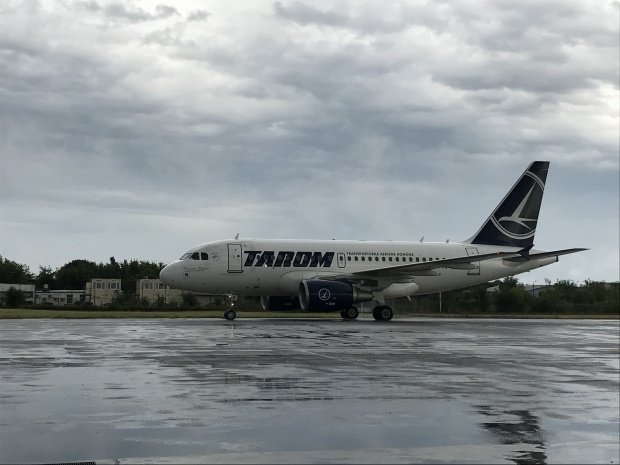 Două aeronave ale TAROM, care trebuiau să ajungă la Iași, au aterizat la Suceava