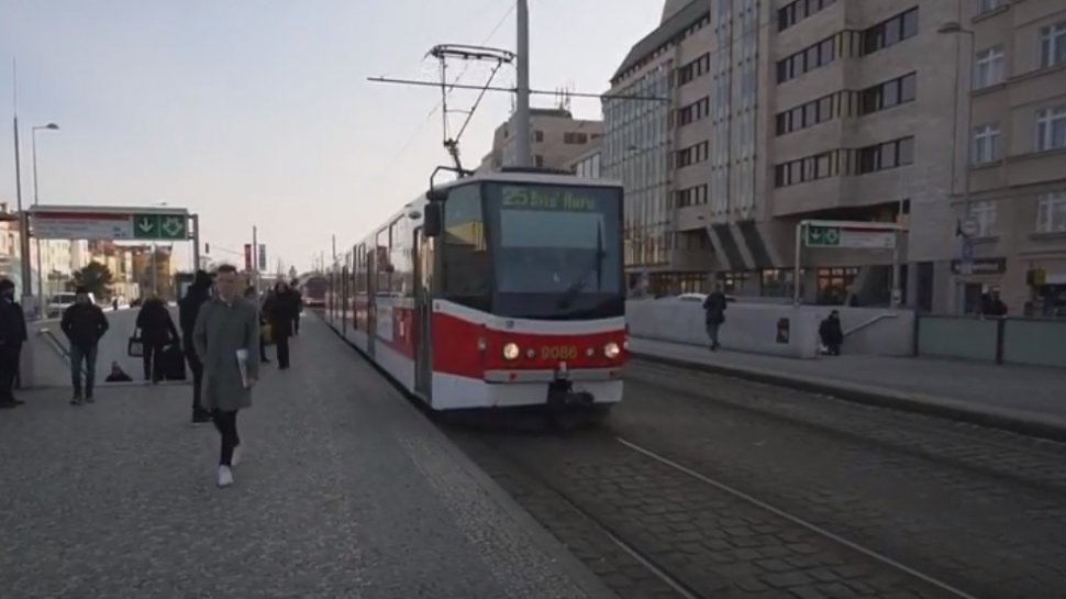 Accident grav în Praga! Peste 20 de victime, după ciocnirea a două tramvaie 