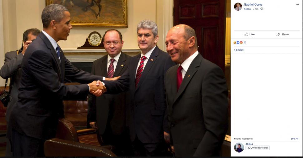 Gabriel Oprea ar fi trucat o poză ca să pară că a dat mâna cu Barack Obama. A cui e mâna de fapt 536546