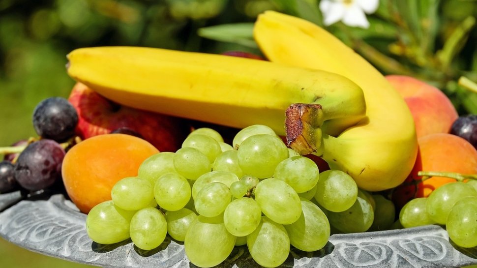 Nu cumpăra fructe fără să știi acest lucru! Ce înseamnă codurile numerice de pe etichete