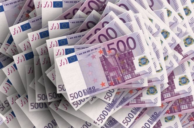CURS VALUTAR. Euro urcă peste pragul de 4,66 lei