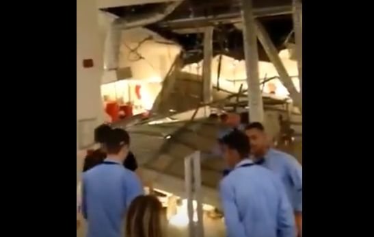 Femeie rănită după ce tavanul unui mall din Constanța s-a prăbușit peste ea