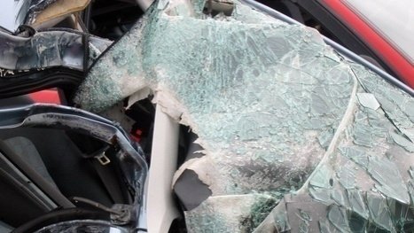  Tragedie în Arad. Un șofer de 27 de ani a murit după un accident. Scria pe Facebook în momentul impactului