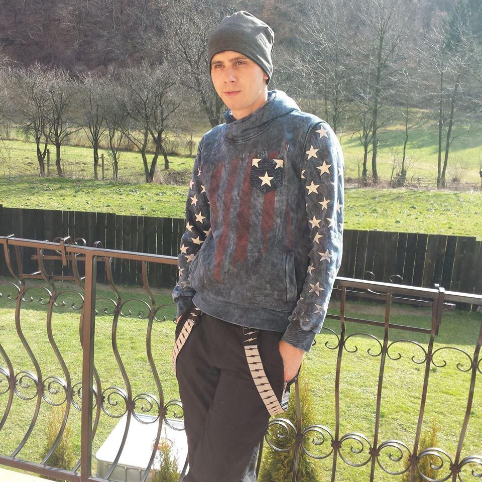 Ultimul mesaj postat de Călin Farcaș, tânărul ucis de birocrație: „Este extrem umilitor prin ce sunt pus să trec” 537679