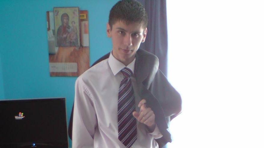 Ultimul mesaj postat de Călin Farcaș, tânărul ucis de birocrație: „Este extrem umilitor prin ce sunt pus să trec” 537685