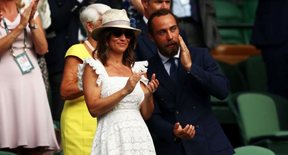 Pippa Middleton însărcinată, cu o ținută perfectă la Wimbledon. Imaginile cu ea în tribune sunt superbe! Ce bine îi stă graviduță