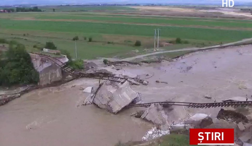 Amenințare uriașă pentru siguranța românilor! Peste 2000 de poduri de cale ferată, într-o stare dezastruoasă 