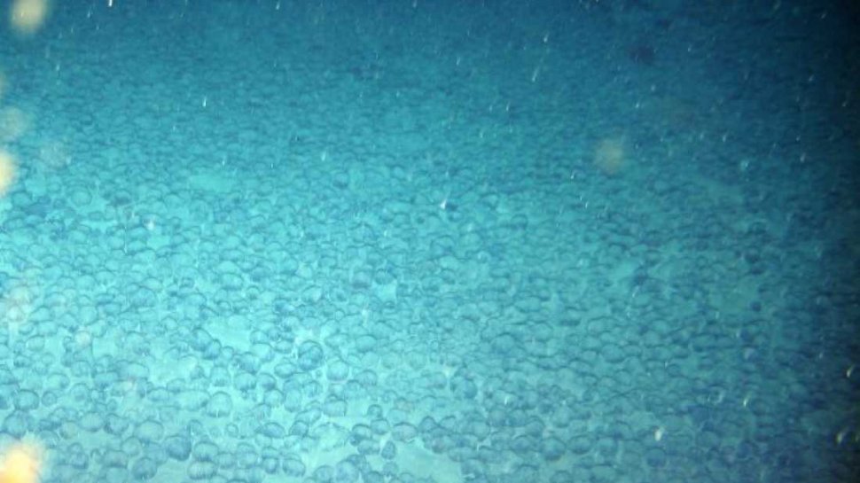 Depozit uriaș de bile metalice, descoperit pe fundul Oceanului Atlantic. Cercetătorii sunt uluiți - ce reprezintă, de fapt, acestea