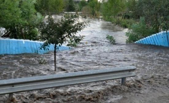 Hidrologii avertizează! Cod portocaliu de inundaţii pe mai multe râuri din țară