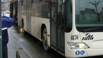 Motivul pentru care autobuzele sosesc deseori în grupuri în staţie