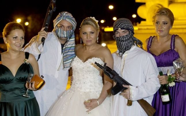 Ce a scris presa britanică despre obiceiul românesc de a fura mireasa în noaptea nunții