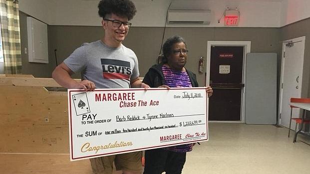 LOTO. Au câștigat o avere la loterie, dar nu vor să împartă câștigul. Banii le-au luat mințile 540120