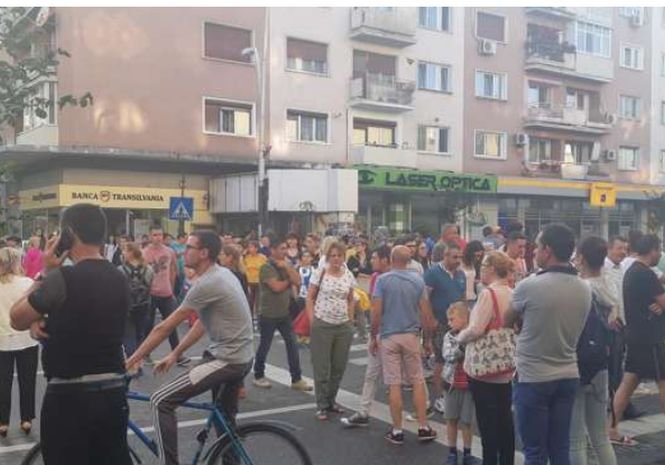 A fost protest în fața Primăriei Bacău. Orașul nu are apă de patru zile