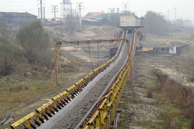Un nou accident în minele din România. Doi răniți la mina Pinoasa