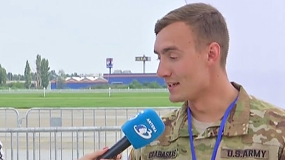 Avioane militare și de acrobație la BIAS. Reprezentant al Forțelor aeriene ale SUA: Aștept cu nerăbdare să mă antrenez alături de Forțele Armate din România