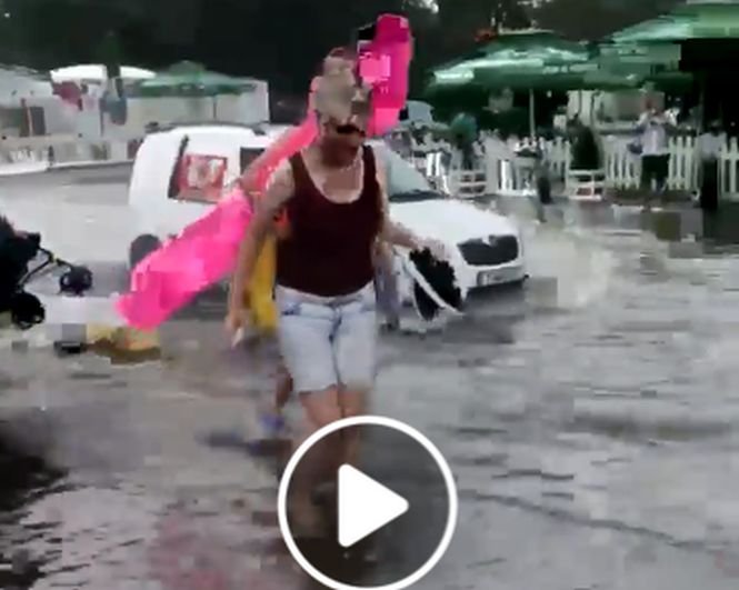 Staţiunea Sunny Beach, din Bulgaria, a fost inundată în urma unei ploi torenţiale - VIDEO